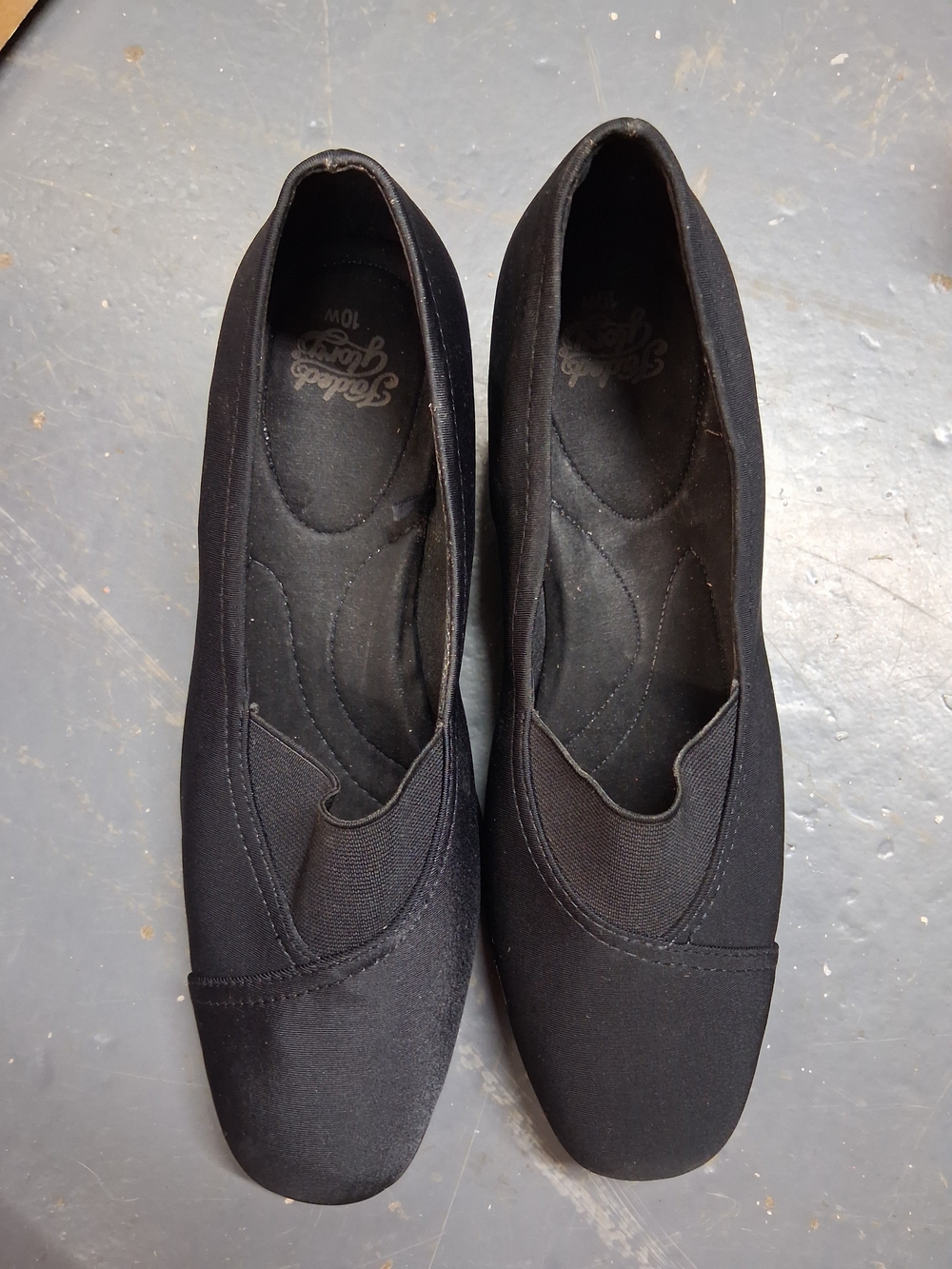 Faded Glory Black Slip-On Heeled Pumps